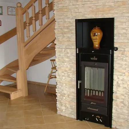 Rekreacna Pod Jedlovinou, Chata