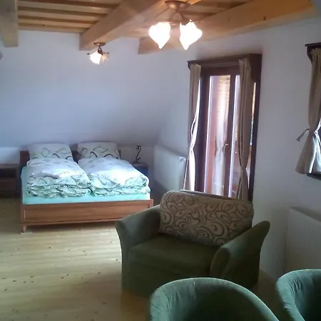 Rekreacna Pod Jedlovinou, Lodge Varin